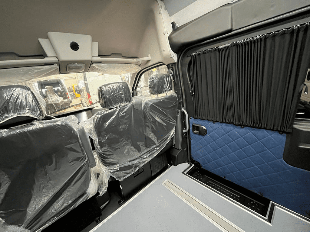 Грузопассажирский автобус DongFeng K33-561